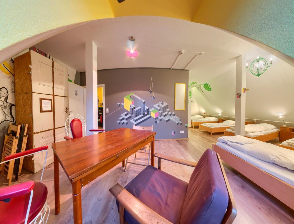 Labyrinth Hostel Weimar Екстериор снимка