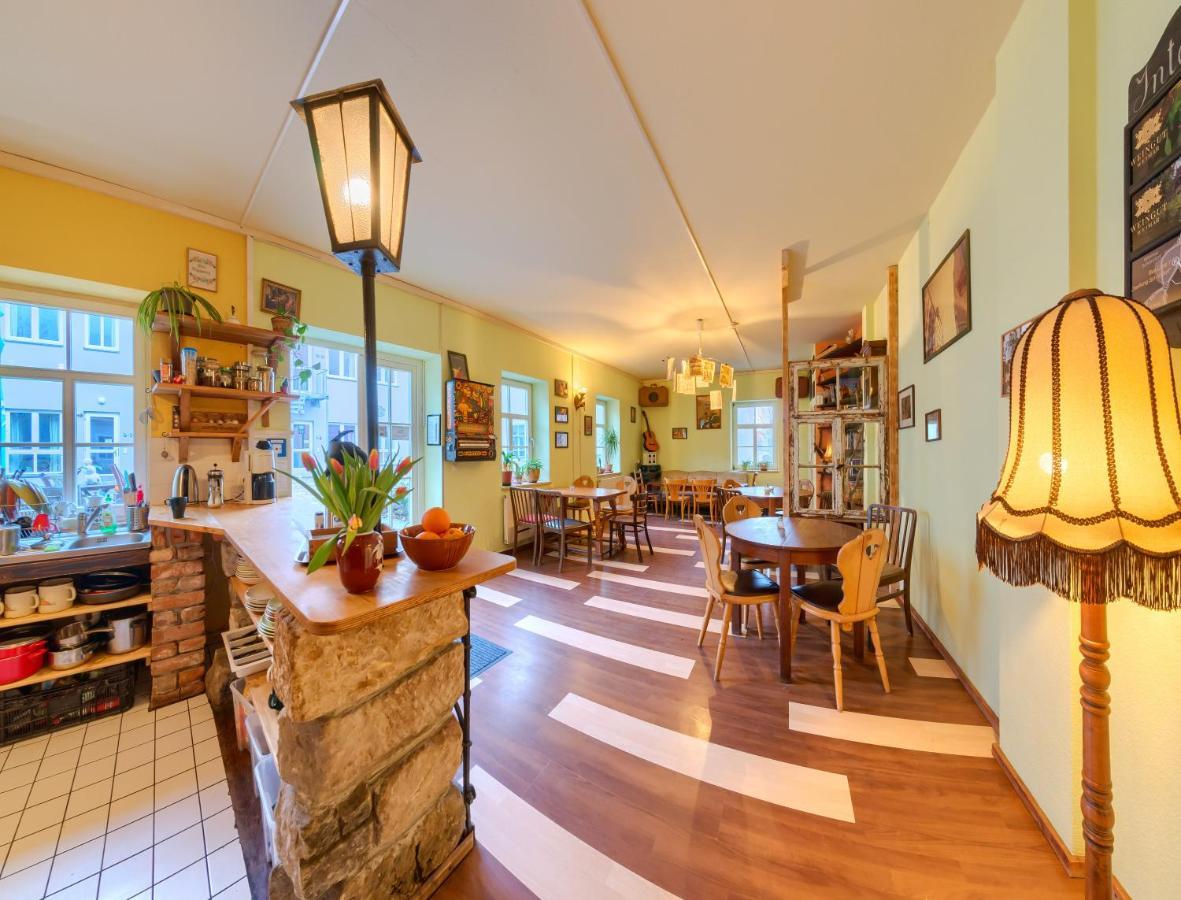 Labyrinth Hostel Weimar Екстериор снимка