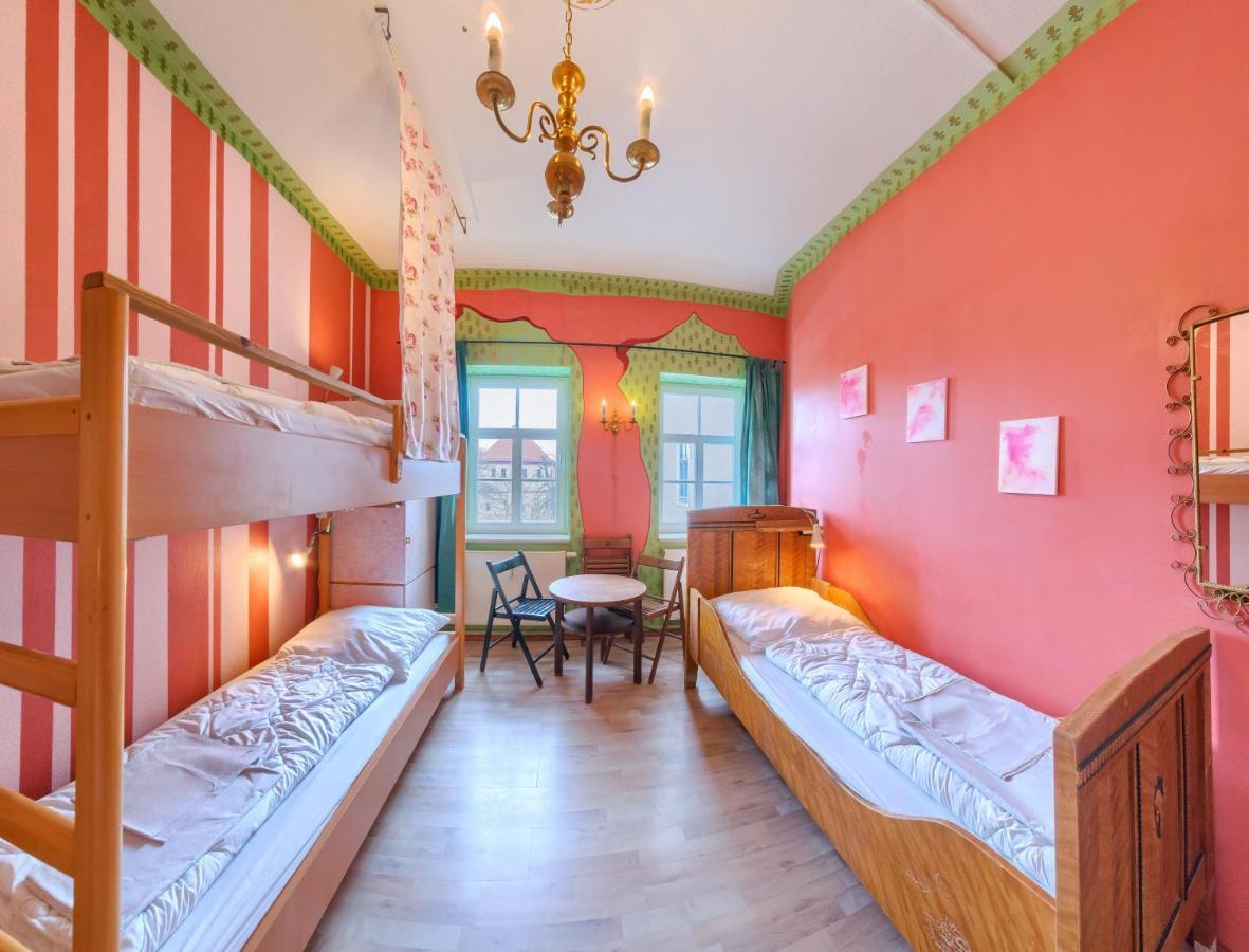 Labyrinth Hostel Weimar Екстериор снимка