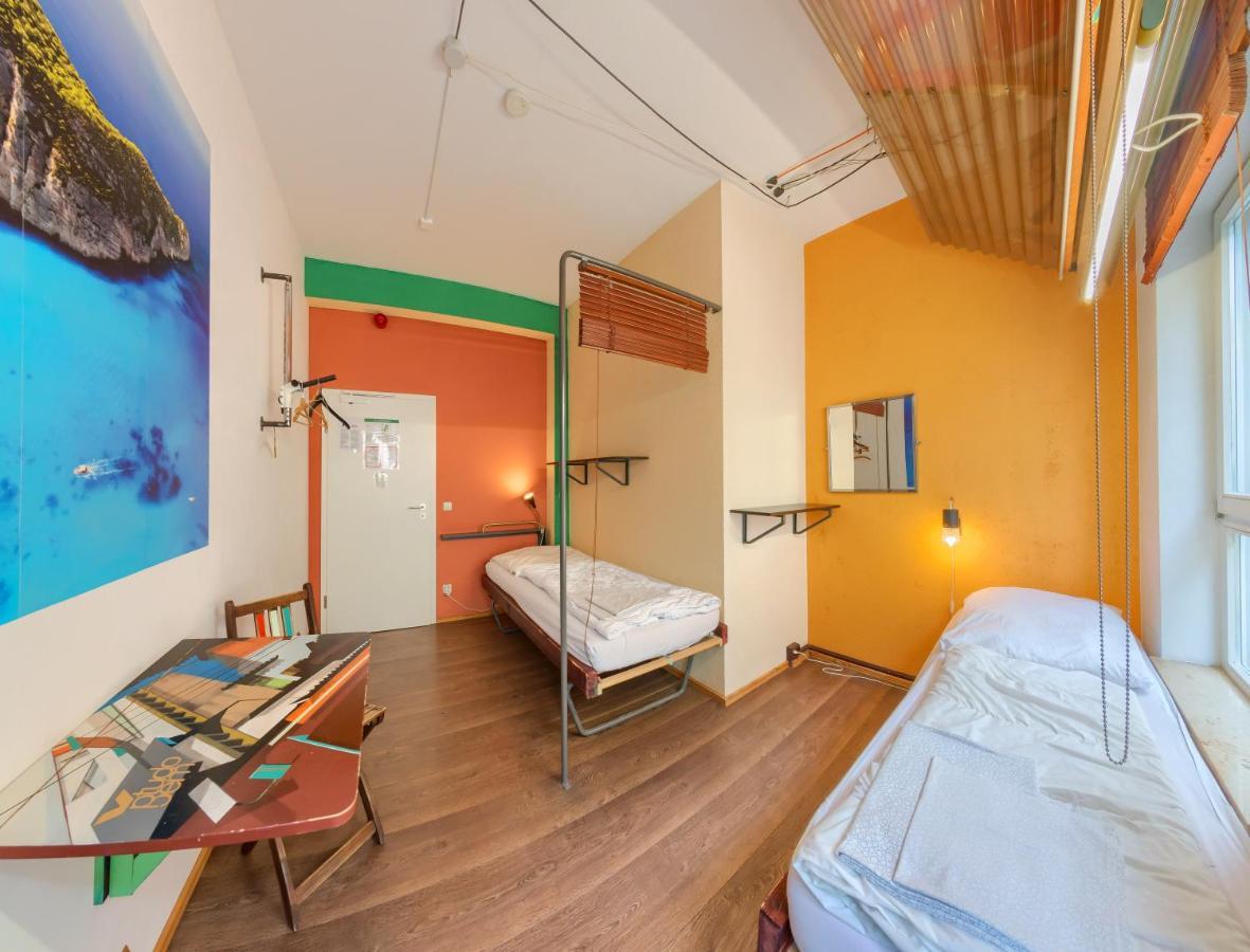 Labyrinth Hostel Weimar Екстериор снимка
