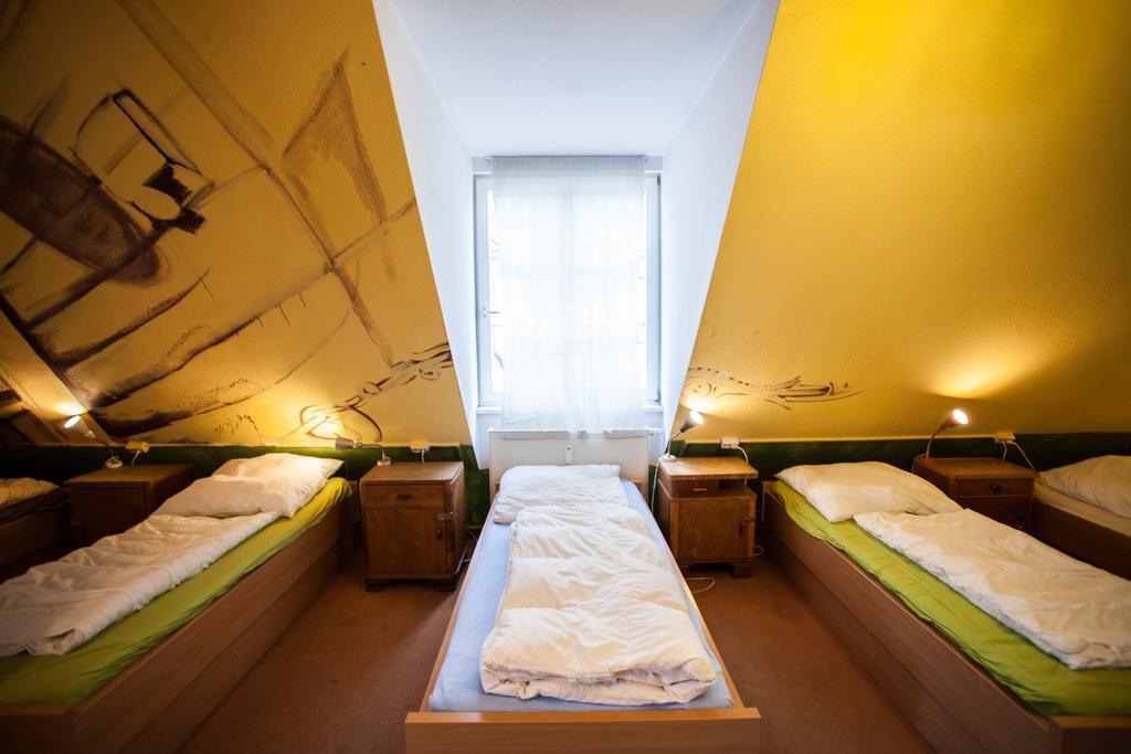 Labyrinth Hostel Weimar Екстериор снимка