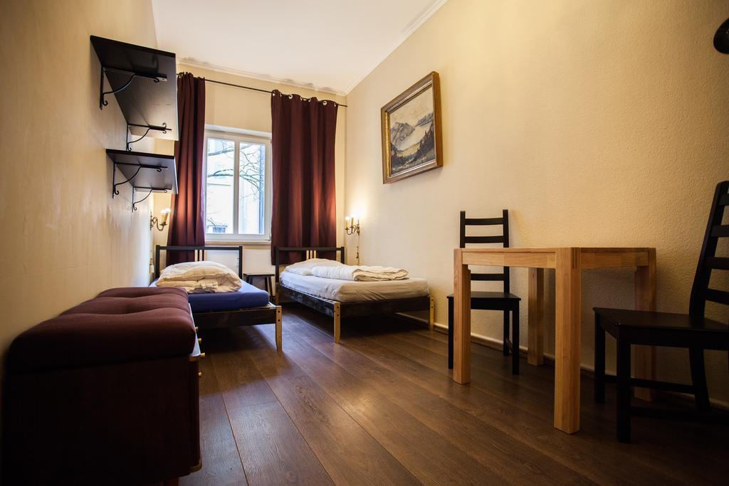 Labyrinth Hostel Weimar Екстериор снимка